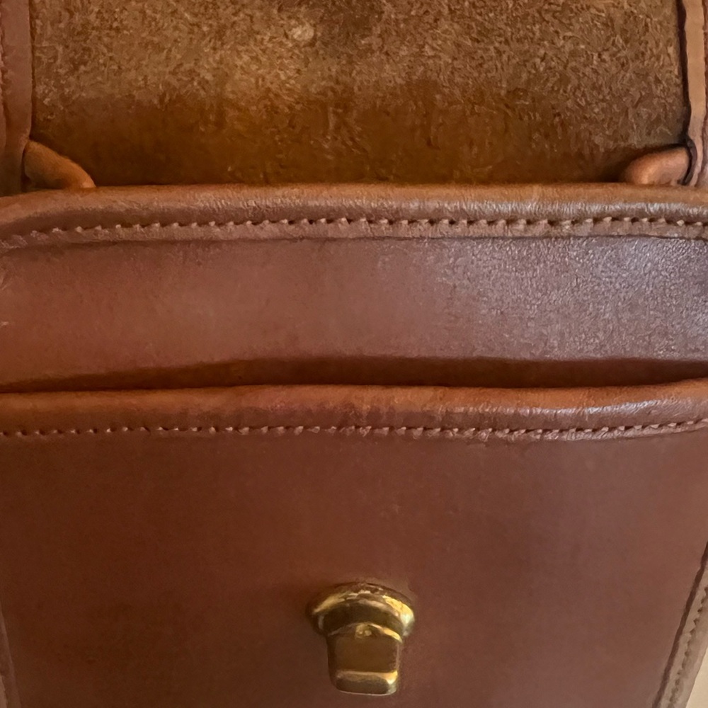 Vintage Coach Brown Leather Crossbody Bag - Picture 7 of 10